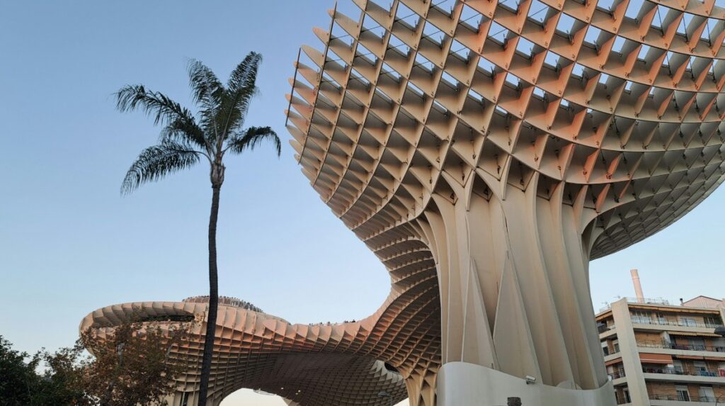 Material Innovation in Architecture Bio-Materials and Regenerative Design Approaches