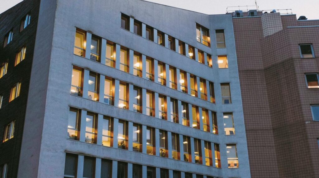 Material Innovation in Architecture Interfaces Between Material Systems and Building Services